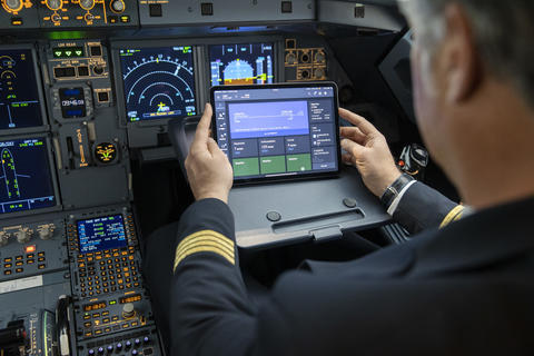 pilot using missions + flight module mission+ flight module