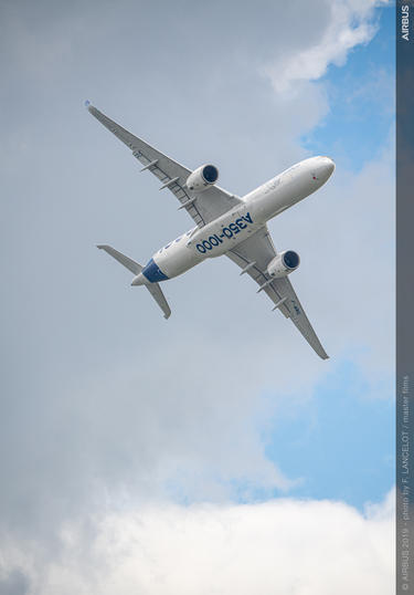 A350-1000 flying