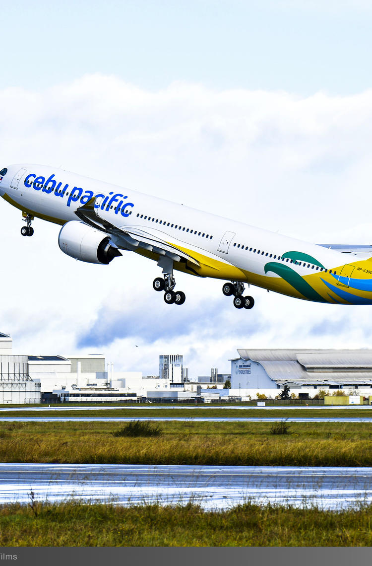 Cebu Pacific receives first A330neo | Airbus