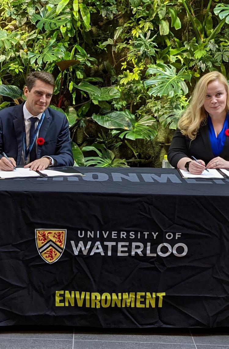 Thomas Lagaillarde NAVBLUE & Suzanne Kearns - WISA sign agreement (copyright NAVBLUE) Thomas Lagaillarde NAVBLUE & Suzanne Kearns - WISA sign agreement (copyright NAVBLUE)