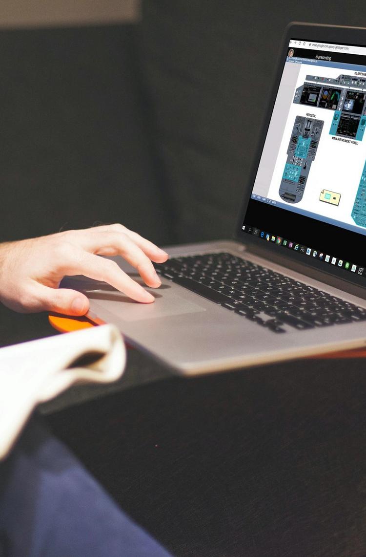 Distance-Learning-laptop Distance-Learning-laptop