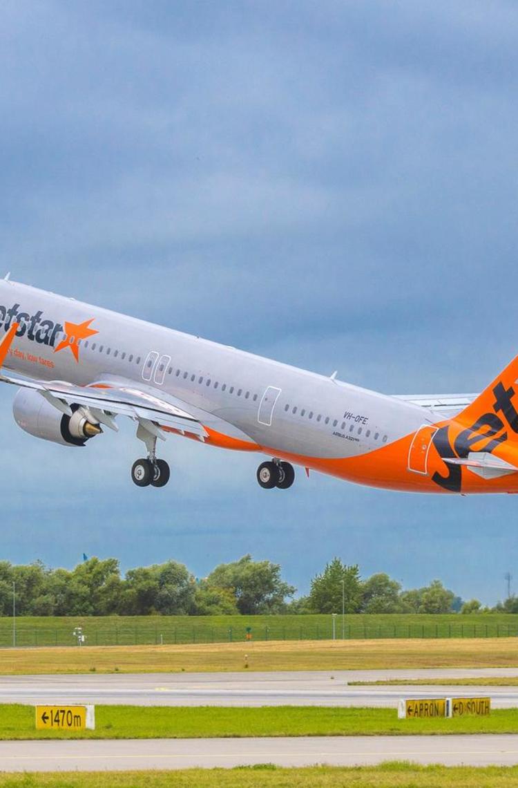 Jetstar Airways takes delivery of first A321neo Jetstar Airways takes delivery of first A321neo
