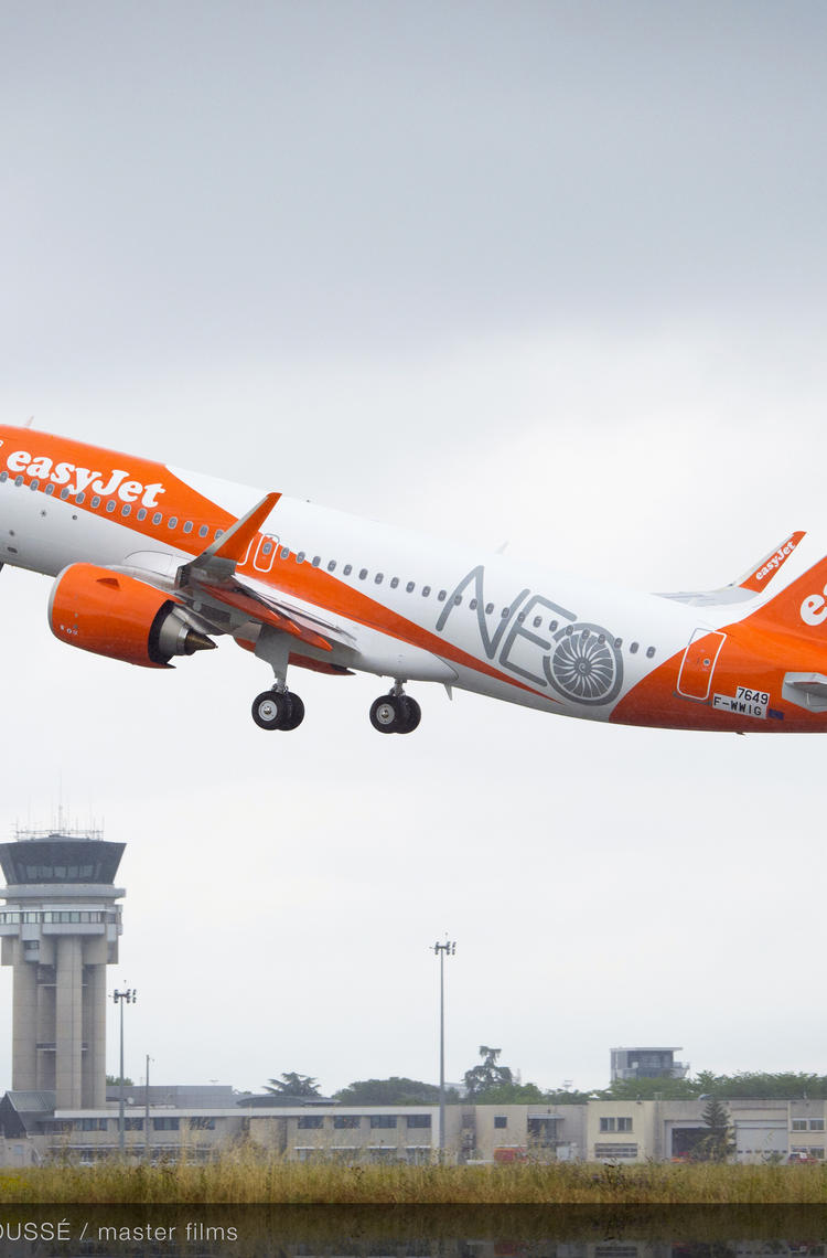 EasyJet_A320_Take_Off EasyJet_A320_Take_Off
