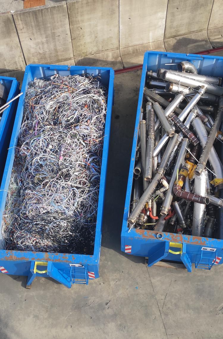 Waste sorting bin Airbus