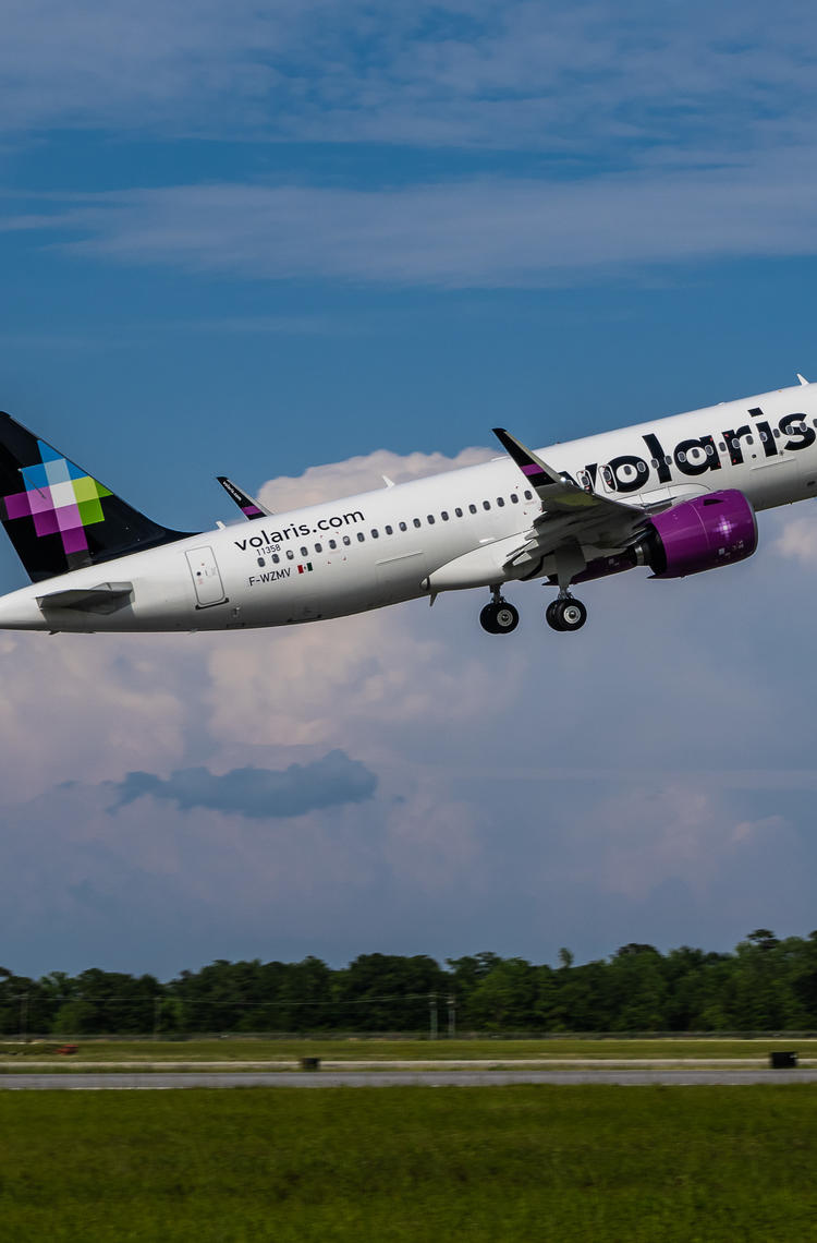 An Airbus A320neo from Volaris taking off after the first delivery in the Airbus' U.S. Man,ufacturing Facility.