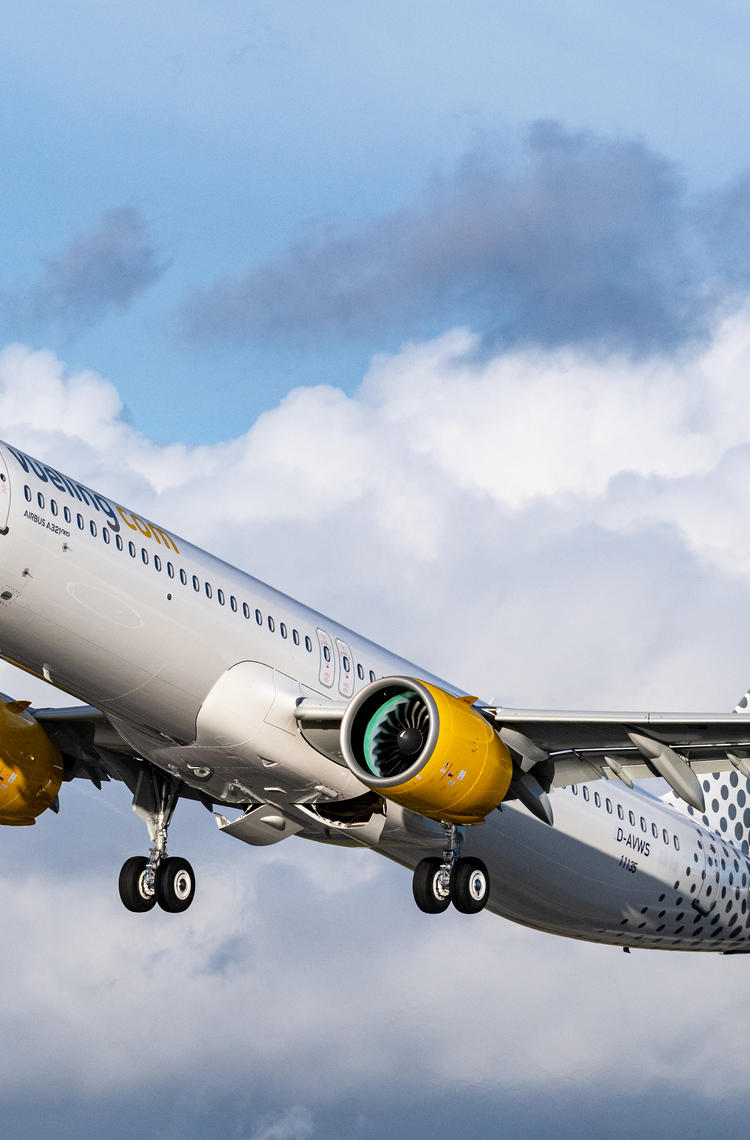 Vueling Airbus A321neo Vueling Airbus A321neo