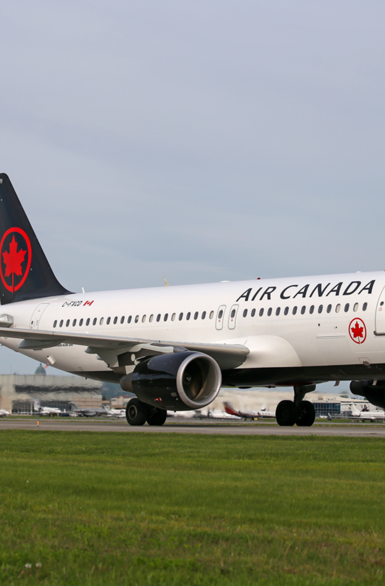 Air Canada A320 taxiing Air Canada A320 taxiing