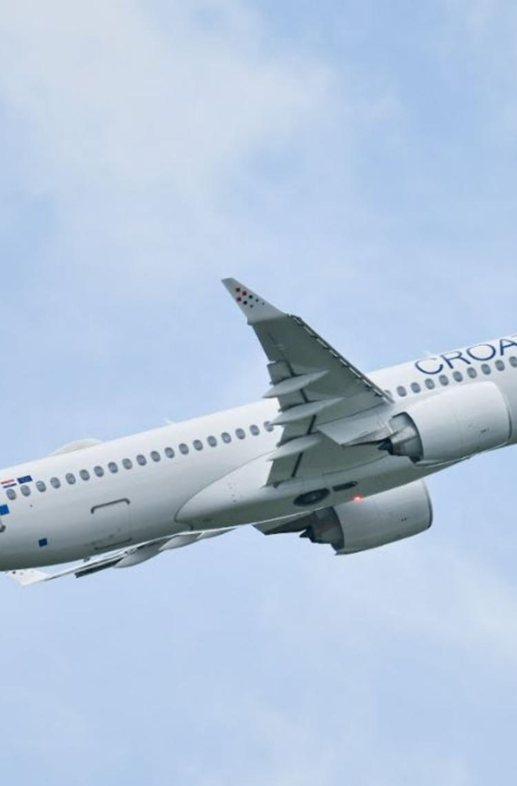 Croatia Airlines A220-300 taking off