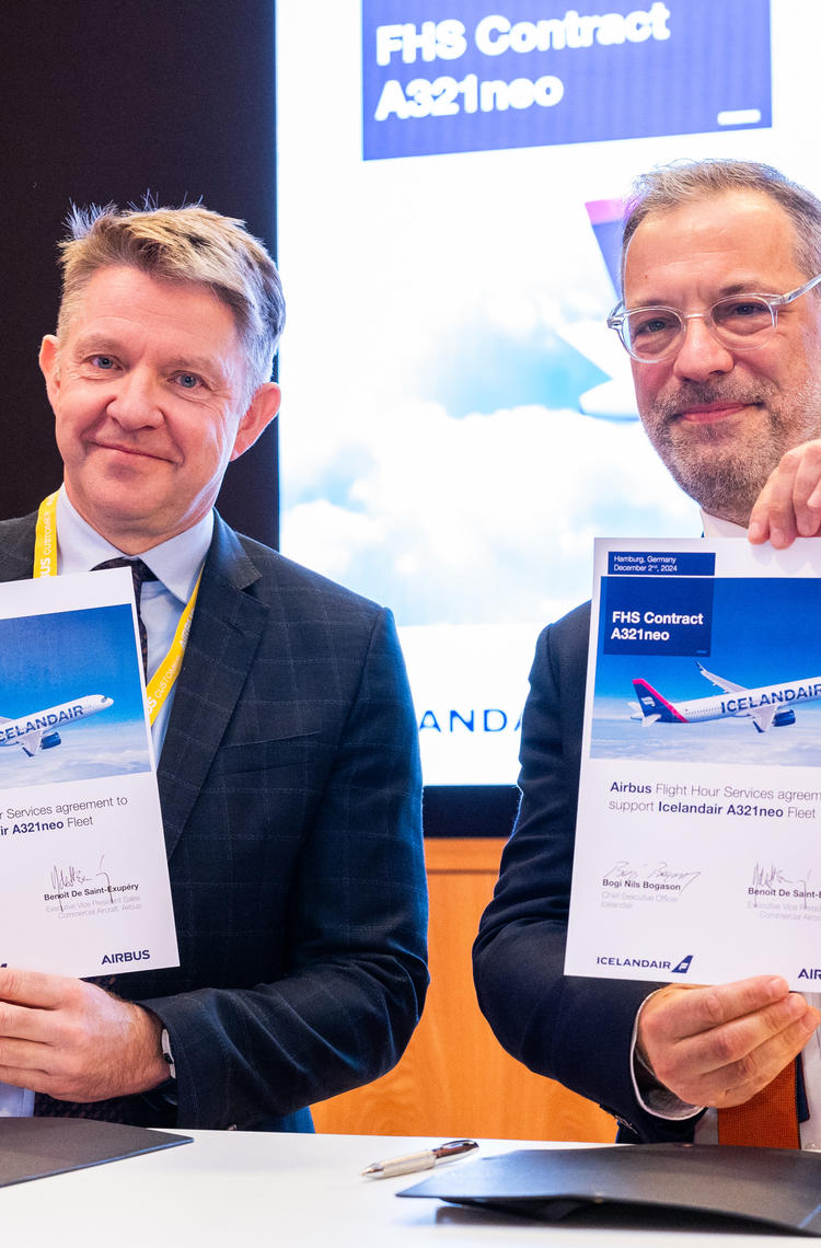 Signature ceremony Icelandair & Airbus Signature ceremony - Bogi Nils, CEO of Icelandair and Benoit de Saint Exupery, VP Sales Airbus