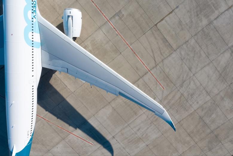 a330-800 on ground, wing close up