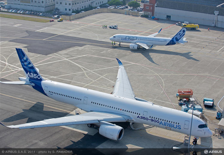 A320neo Airbus with A350-900 Airbus on the ground