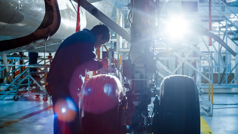 Maintenance on the landing gear