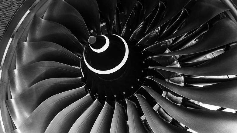 Airplane engine